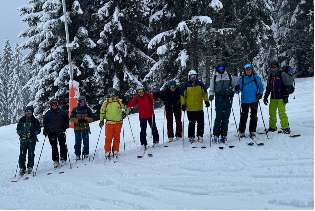 Gruppenfoto der Teilnehmer
